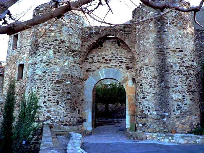 Porte d'entrée de Castelnou